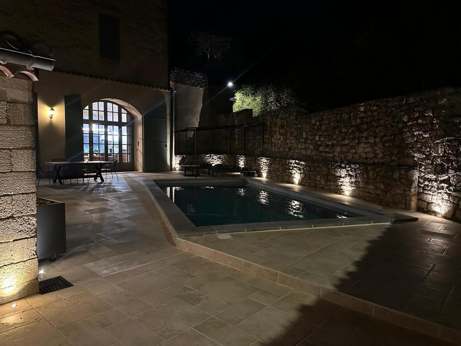Appartement Avec Piscine Privee Dans Residence Pour 6 Personnes Uzès Eksteriør billede